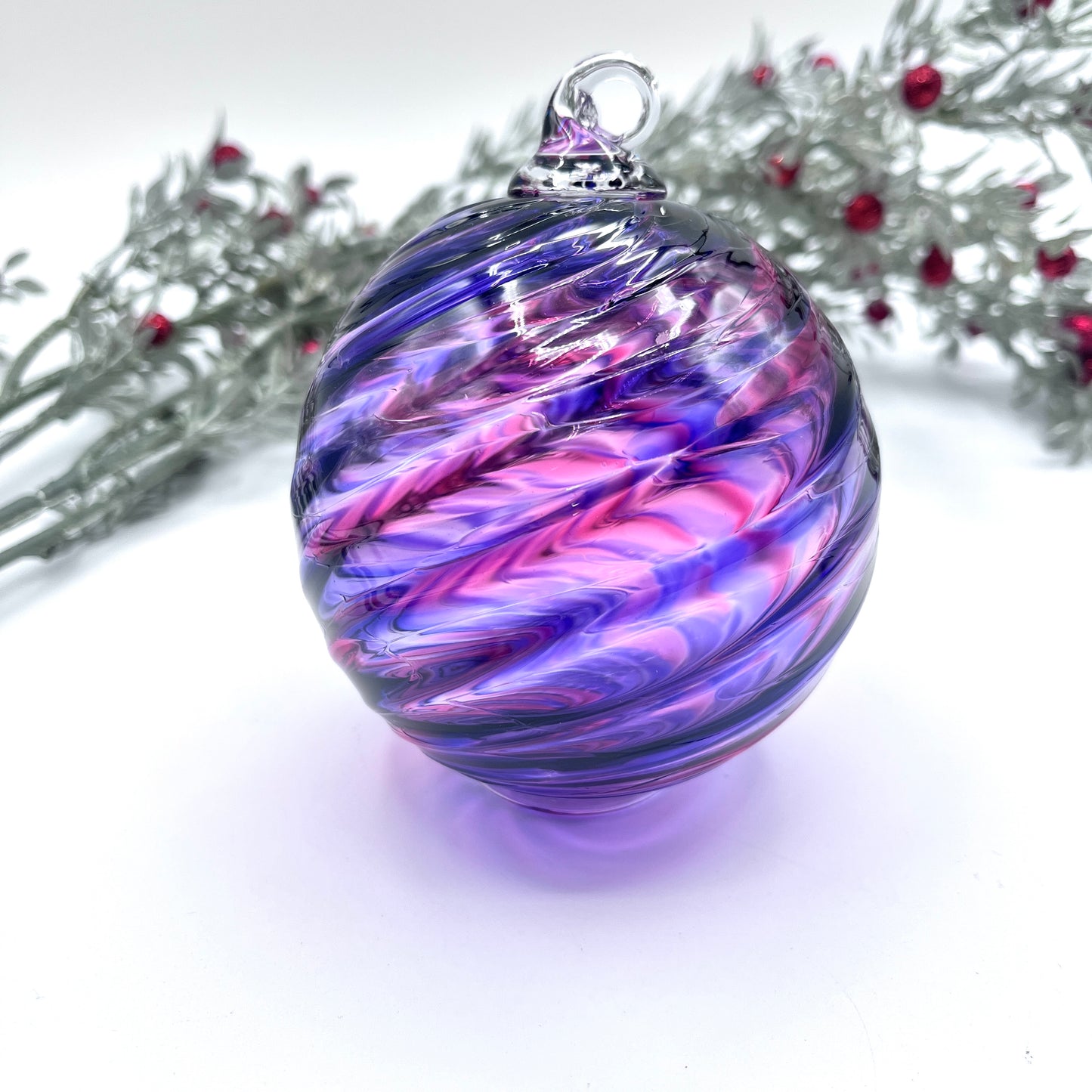 Fuscia/Ruby Twist Ornament