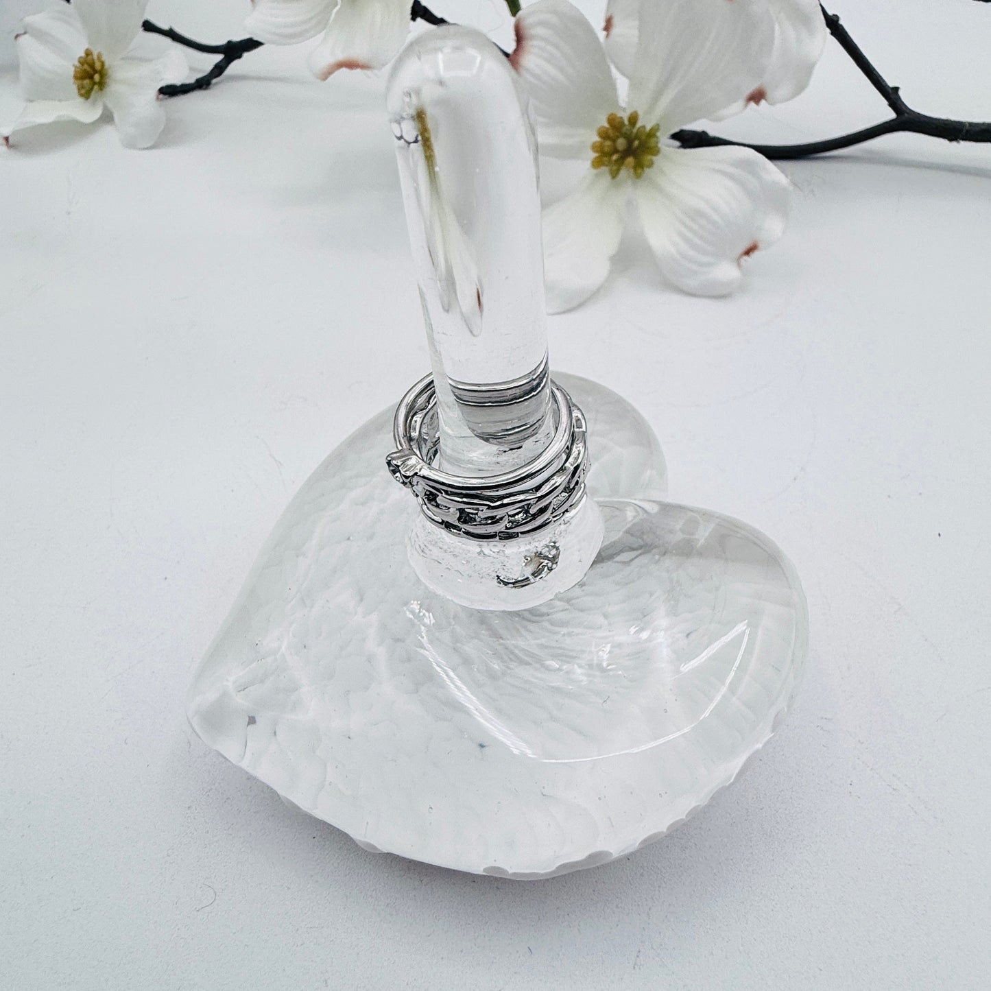 white heart ring holder